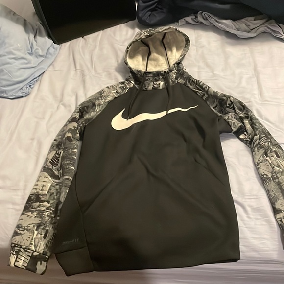Nike Hoodie - Picture 1 of 6